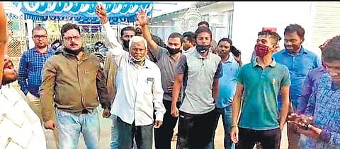 ABVP and VHP activists staging protest at Naugaon Bazaar on Friday | Express