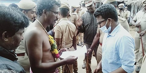 The family members laid the woman's body on the road and staged a protest. (Photo | EPS)