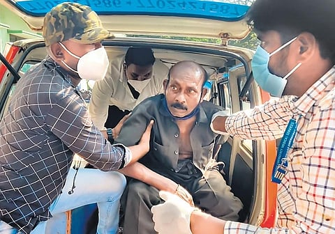 A man who suffered mystery illness, being shifted to hospital in Eluru on Sunday | Express