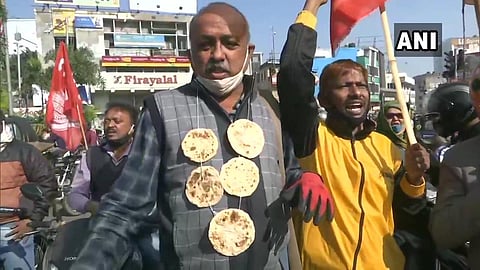 Protesters march in Ranchi during the Bharat Bandh against central farm laws (Photo | Twitter/ANI)