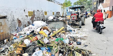 Open dumping of garbage at Elayiyamudali Street in North Chennai. (Photo | D Sampathkumar, EPS)