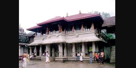 Endowment department officials said the committee will study whether it is possible to introduce one-year special courses in the Vedas and Agama Shastras.