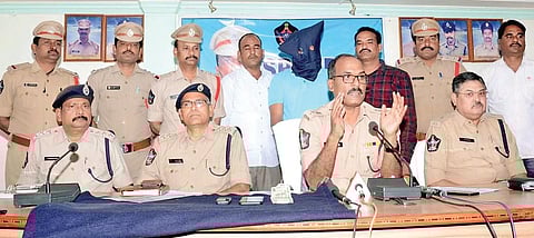 Srikakulam SP RN Ammireddy speaking at the press conference in Srikakulam. (Photo| EPS)