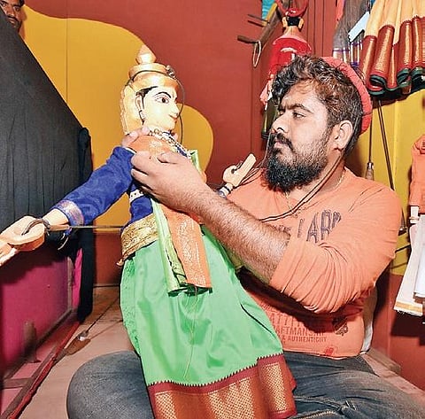 Pulling the strings of history