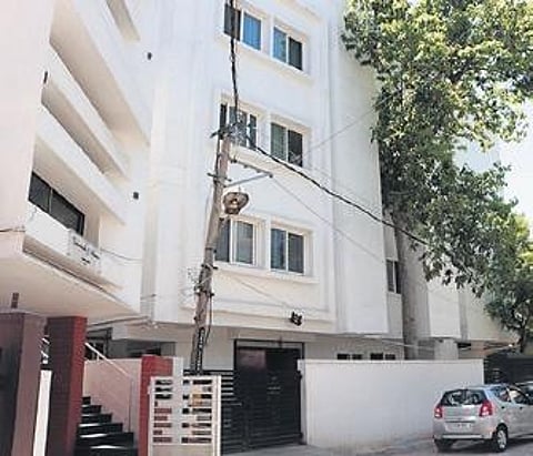 Panic leads to empty hostels