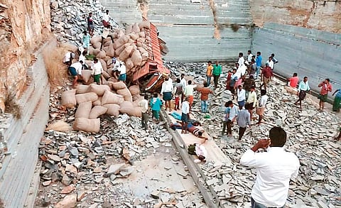 The overturned truck at a stone quarry in Lachamallapadu of Veldurti mandal in Guntur on Sunday | Express