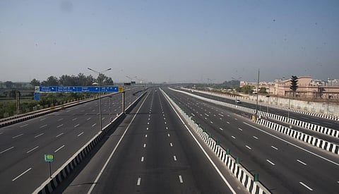 Deserted view of National Highway-24 in New Delhi on Sunday during Janata Curfew. (Photo | Parveen Negi/EPS)