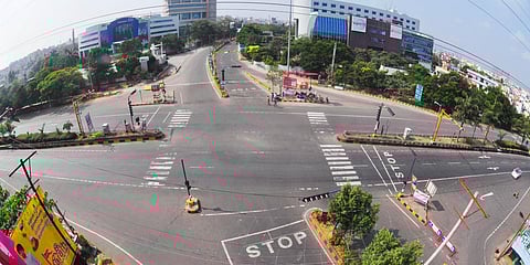 Satyam junction wears a deserted look in view of 'Janta Curfew' in Visakhapatnam on Sunday. (Photo| G Satyanarayana, EPS)