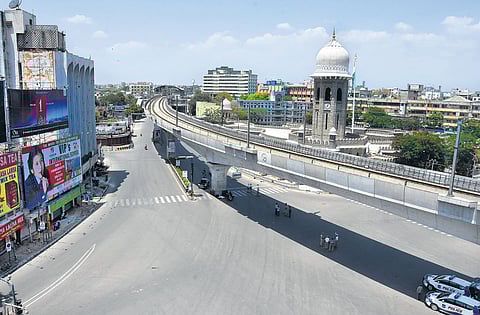 The usually bustling Mozamjahi Market in Hyderabad was deserted on Sunday. (Photo| RVK Rao, EPS)