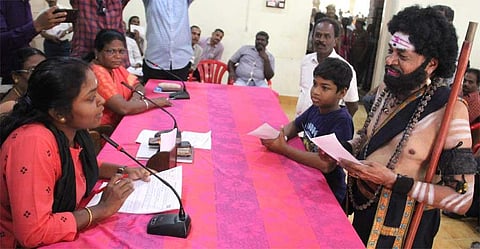 Dressed as Harichandran, folk artiste seeks officials to give a fresh lease of life to art