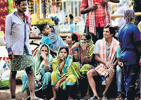 Daily wage labourers (Photo | EPS/Biswanath)
