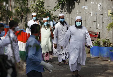 Coronavirus suspect people being taken to hospital to check from Nizamuddin Area. (Photo | EPS/Anil Shakya)