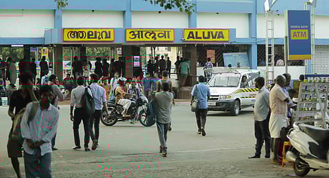 A huge crowd seen at Aluva railway Station even during non-peak hours. (Photo | Arun Angela, EPS)