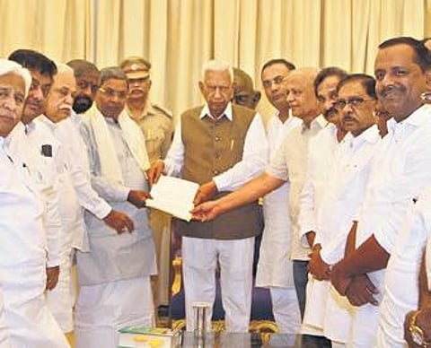 Congress legislators submit a memo to Governor Vajubhai Vala over BJP MLA Yatnal’s statements | express