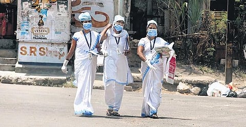 Asha workers begin door-to-door enquiry regarding foreign returnees and Covid-19 patients in Hyderabad on Thursday |S Senbgapandiyan RVK Rao