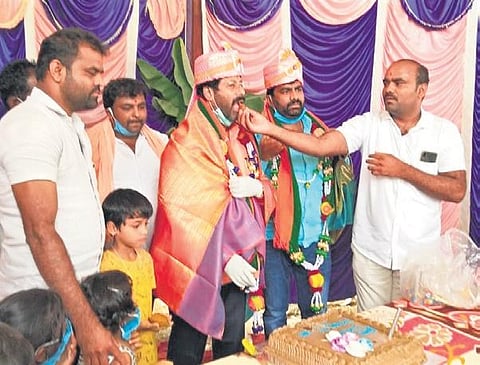 Turuvekere BJP MLA Masale Jayaram celebrates his birthday with his followers on Friday in Tumukuru | Express