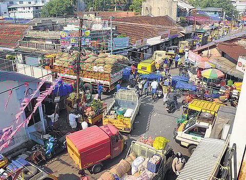 Easter eve saw a heavy rush of people across Ernakulam on Saturday |A Sanesh