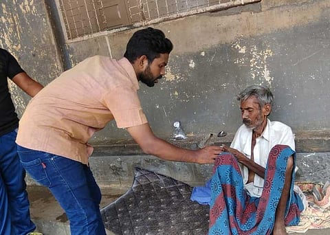 ‘Pasi Illa Tiruchy’ volunteers provide food and clothing to the homeless. (File Photo | EPS)