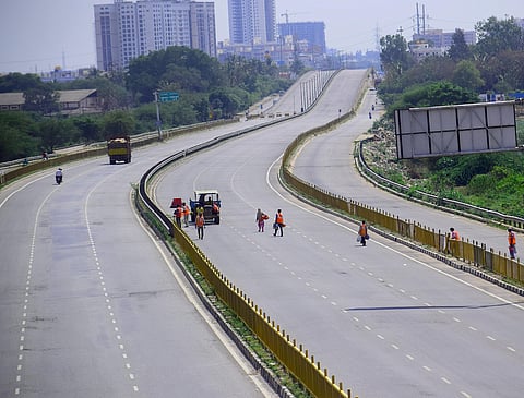 No traffic at the hoskote road amid the coronavirus disease COVID-19 outbreak at KR Puram in Bengaluru. (Photo | Pandarinath B/EPS)