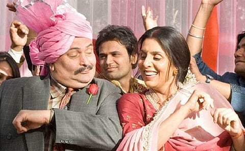 Late veteran actor Rishi Kapoor nad Neetu SIngh in a still from 'Do Dooni Chaar' (Facebook)
