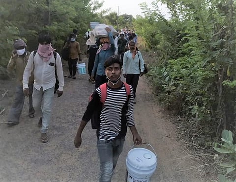 MIgrants trying to return back to their native places.