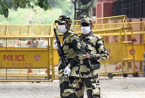 Border Security Force (BSF) personnel stands guard outside LNJP Hospital during a government-imposed nationwide lockdown as a preventive measure against the spread of the COVID-19 in the old quarters of New Delhi. (Photo | Parveen Negi, EPS)