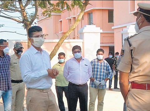 5T Secretary VK Pandian interacting with a police official in Ganjam district