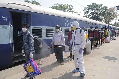 After a month, migrant workers return to Bihar. (Photo| EPS/ Ranjit K Dey)