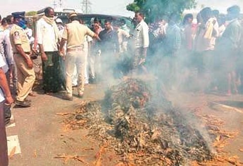 The district is home to more than 3,700 tobacco farmers who mostly cultivate the FCV variety in 15 mandals.