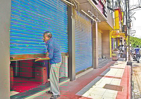 Vendors at Broadway market closing shops following police directive | Albin Mathew