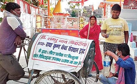 Bihar businessman produces herbal sanitiser, distributes among the poor