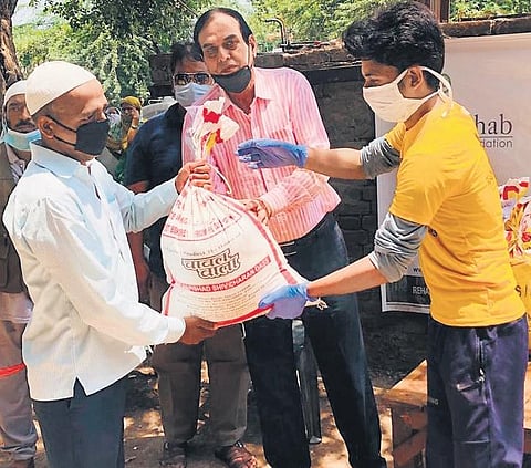 They simultaneously provided 14,100 kilograms ration to the office of Imran Hussain, Minister of Food and Civil Supplies, Government of NCT of Delhi.