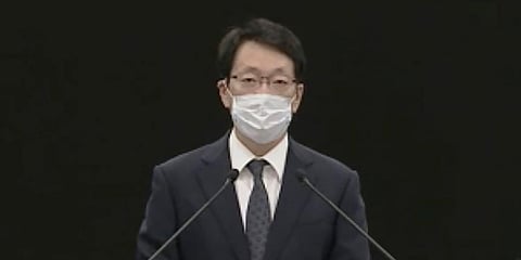 Mitsubishi Motors Corp's chief executive Takao Kato speaks during its shareholders meeting. (Photo | AP)