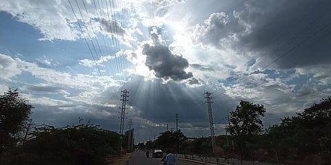 There was a rapid rise in PM2.5 during the lockdown relaxation and rise in pollution levels during Lockdown 4.0 when restrictions were relaxed. (Photo| RVK Rao, EPS)