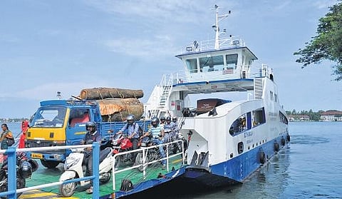 A Ro-Ro service from Fort Kochi to Vypeen , Express