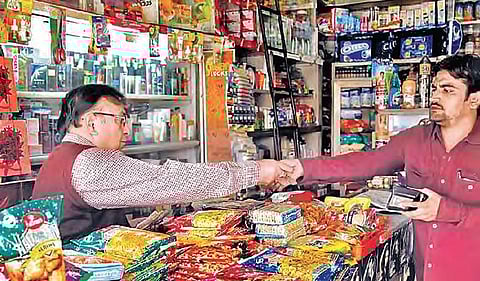 The friendly kirana wallah looked like a blessing then. It was 5 pm and a tea stall nearby was already closing.