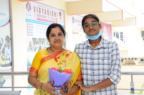 Deepthi TMK with her mother. (Photo | EPS)