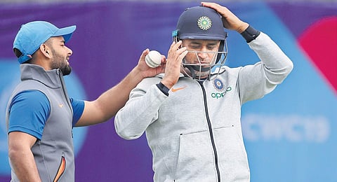 Rishabh Pant with MS Dhoni during training. (File Photo)