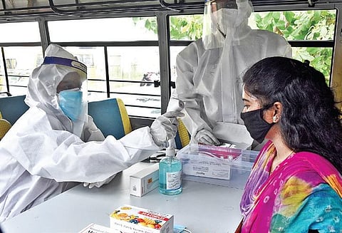 Chennai Corporation, along with the Jain community, started “Mobile Dispensary Seva” to condut health checkups in hotspots in chennai | ashwin prasath