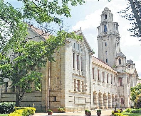 ‘Covid-19 can spread during eye surgery’