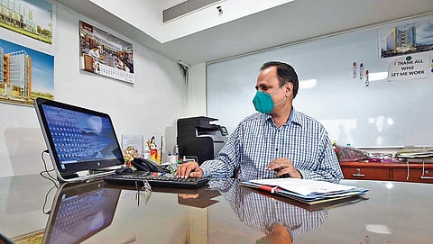 Delhi’s Health Minister Satyendar Jain joins office at the Secretariat after recovering from Covid-19. (Photo | Shekhar Yadav, EPS)