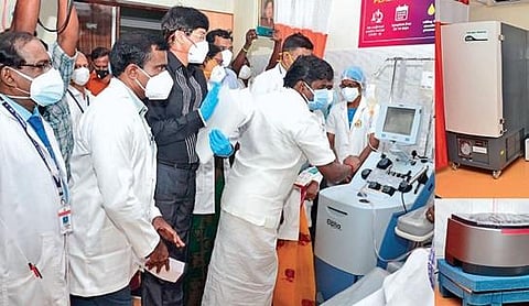 Health Minister C Vijayabaskar inaugurating the plasma bank at Rajiv Gandhi Government General Hospital in Chennai on Wednesday