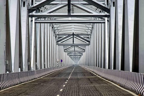 A view of the western flank of Gandhi Setu bridge over the Ganga river connecting North and South Bihar in Patna. (Photo | PTI)