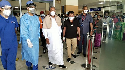 Former Karnataka chief minister Siddaramaiah leaving the hospital after recovering from COVID-19 (Photo | Twitter)