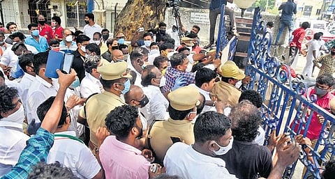 Vasanthakumar’s body was kept for people to pay their last respects at Kamarajar Memorial Hall in Chennai on Saturday | R Satish babu