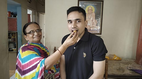 Jayant Mankale with his mother (Photo | EPS)
