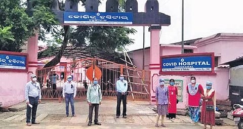 Additional SP Manoranjan Pradhan and Sub-Collector Sanjaya Mishra rushed to the spot and held discussions with the agitators.