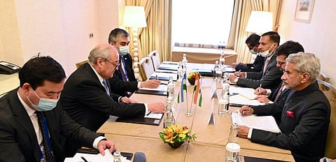 Indian Foreign Minister Jaishankar in talks with Uzbek counterpart Abdulaziz Kamilov. ( Photo | Twitter/DrSJaishankar)@