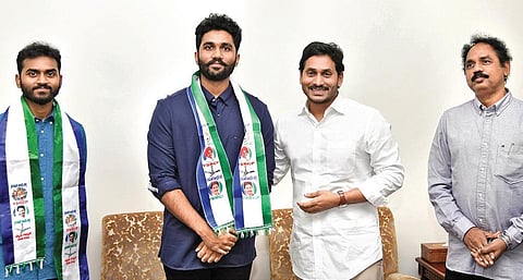 TDP MLA Vasupalli Ganesh meets CM YS Jagan Mohan Reddy at Tadepalli on Saturday; his sons Saket and Surya join YSRC. (Photo | EPS)