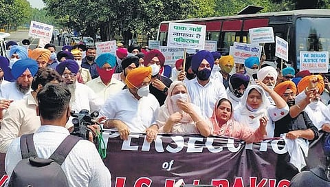 Members of Sikh community protest near the Pakistan High Commission | Twitter